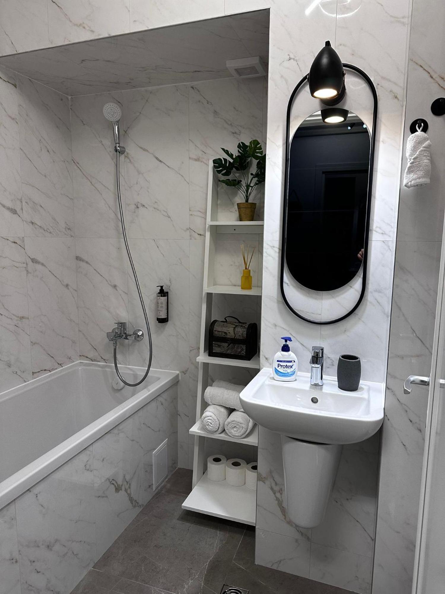 Elisio - Glass Studio Apartment Брашов Екстериор снимка